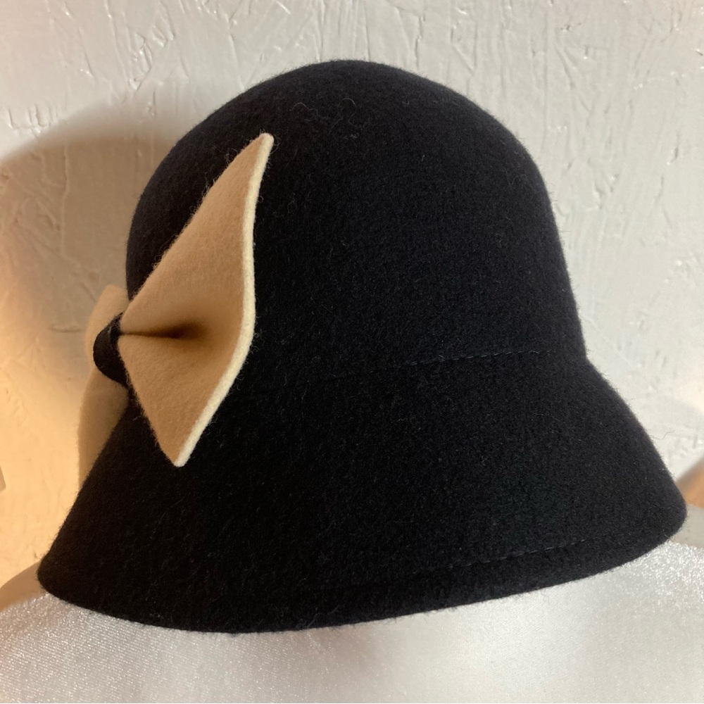 Target 2013 100% Wool Black and Cream Hat Classic Accessories preowned